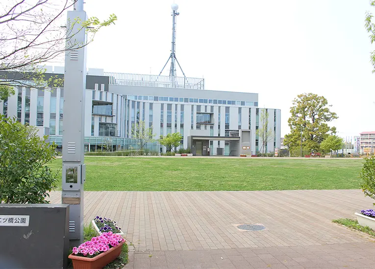 瀬谷区役所・二ツ橋公園（徒歩6分）